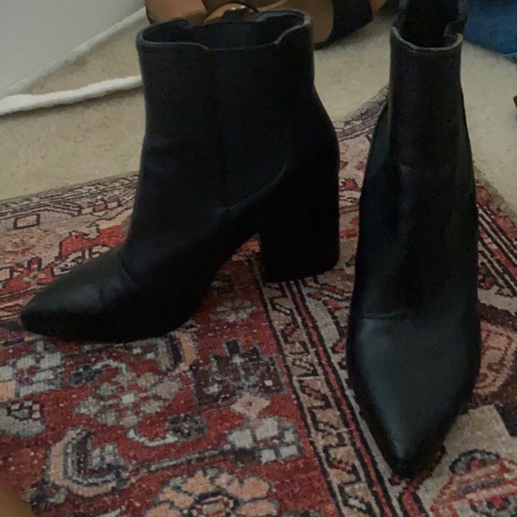 Black bootie - Picture 1 of 2